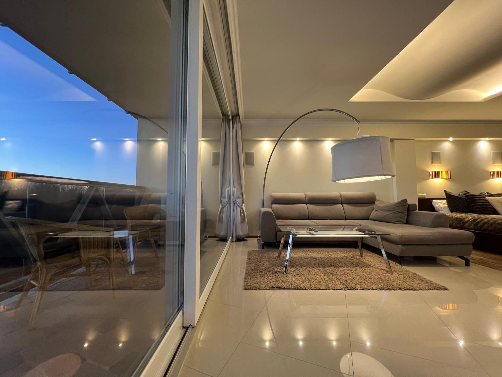 Sky-high Sauna Retreat Penthouse With Views *